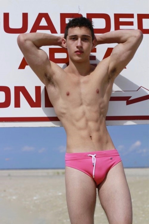 pink speedo400+-.jpg