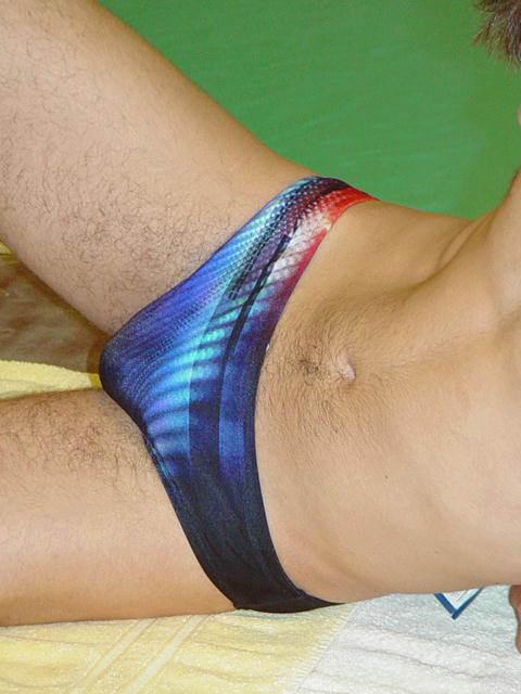 Speedo-multi-front reclined.jpg